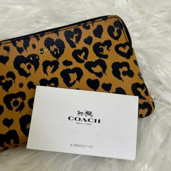 Coach Wild Heart Cheetah Print Corner Zip Wristlet Tech Accessory Holder F23620 - Picture 6 of 12